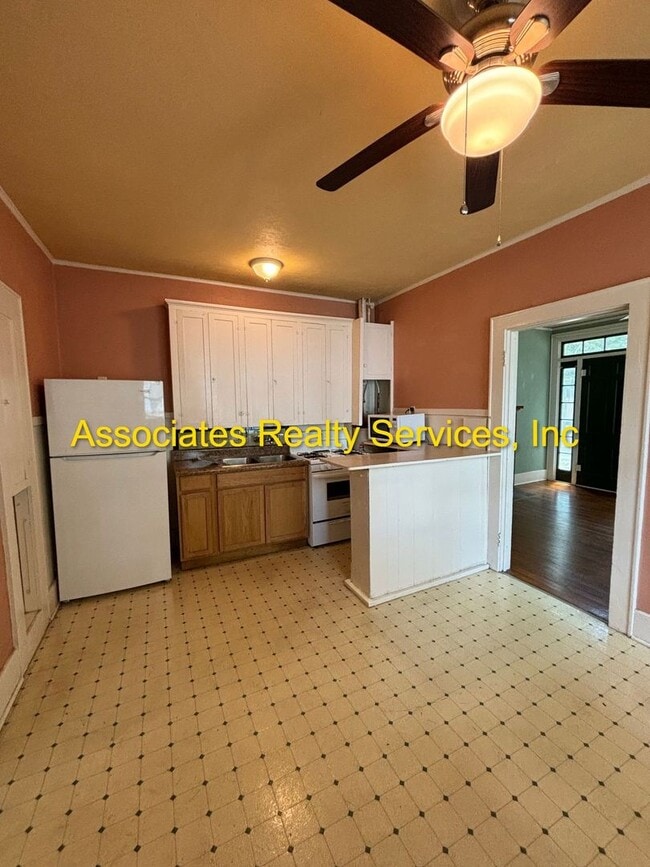 Building Photo - One Bedroom One Bath Near UF ***NO PETS***