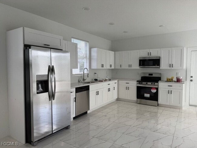 Building Photo - 165 Pennfield St