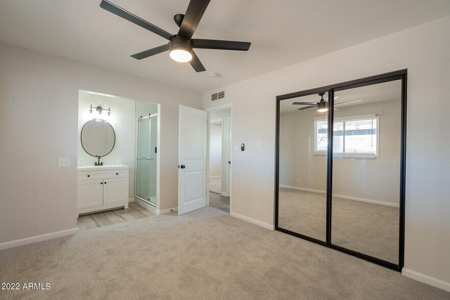 Building Photo - 822 W 18th St