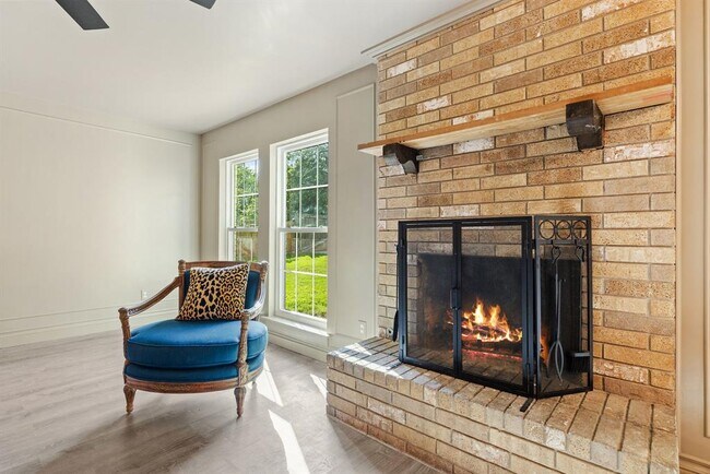 Building Photo - 600 Pin Tail Ln