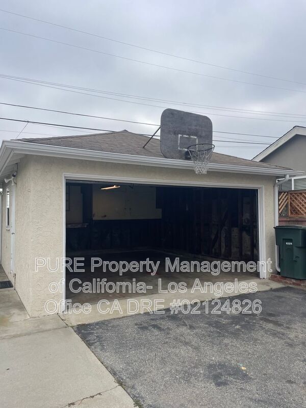 Building Photo - 22106 Redbeam Ave