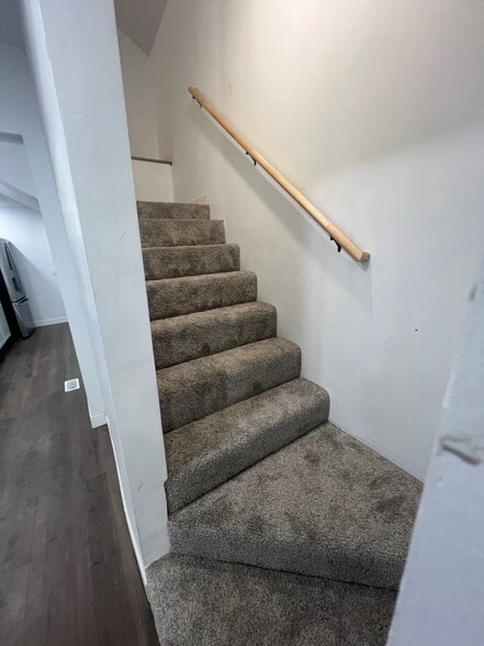 Building Photo - 3105 6th Ave