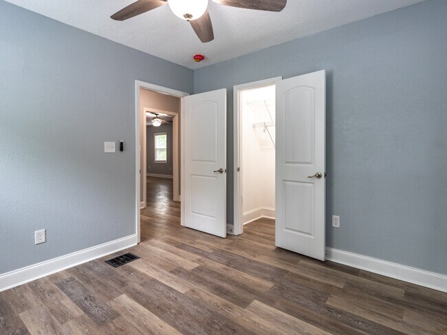 Building Photo - 5211 Holston Dr