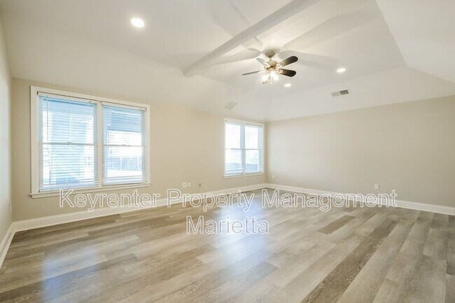 Building Photo - 3356 Renfro St