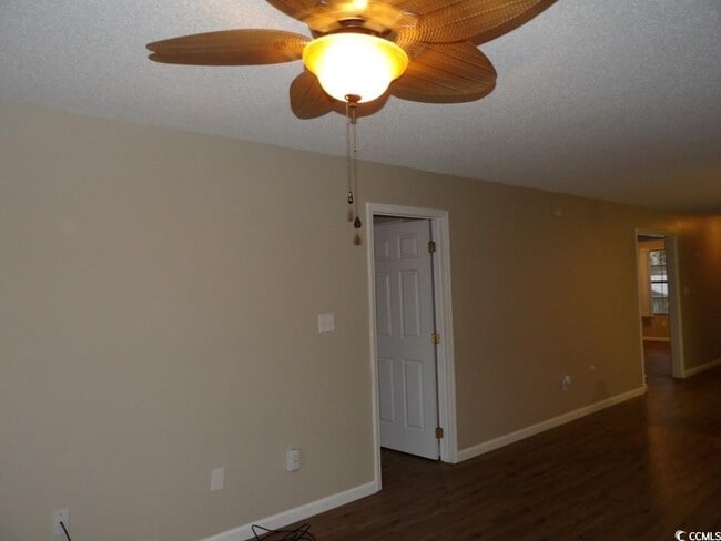 Building Photo - 1095 Plantation Dr W