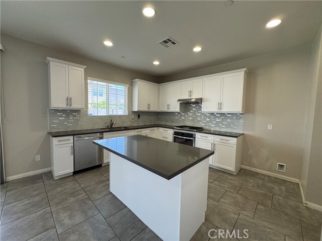 Building Photo - 3469 Presidio Ln