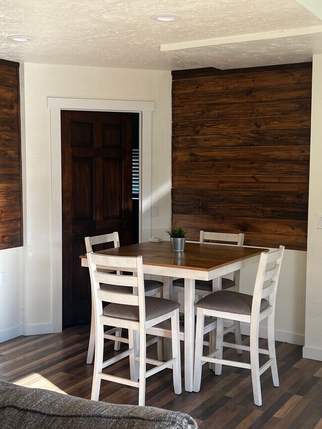 Building Photo - SAM 1718