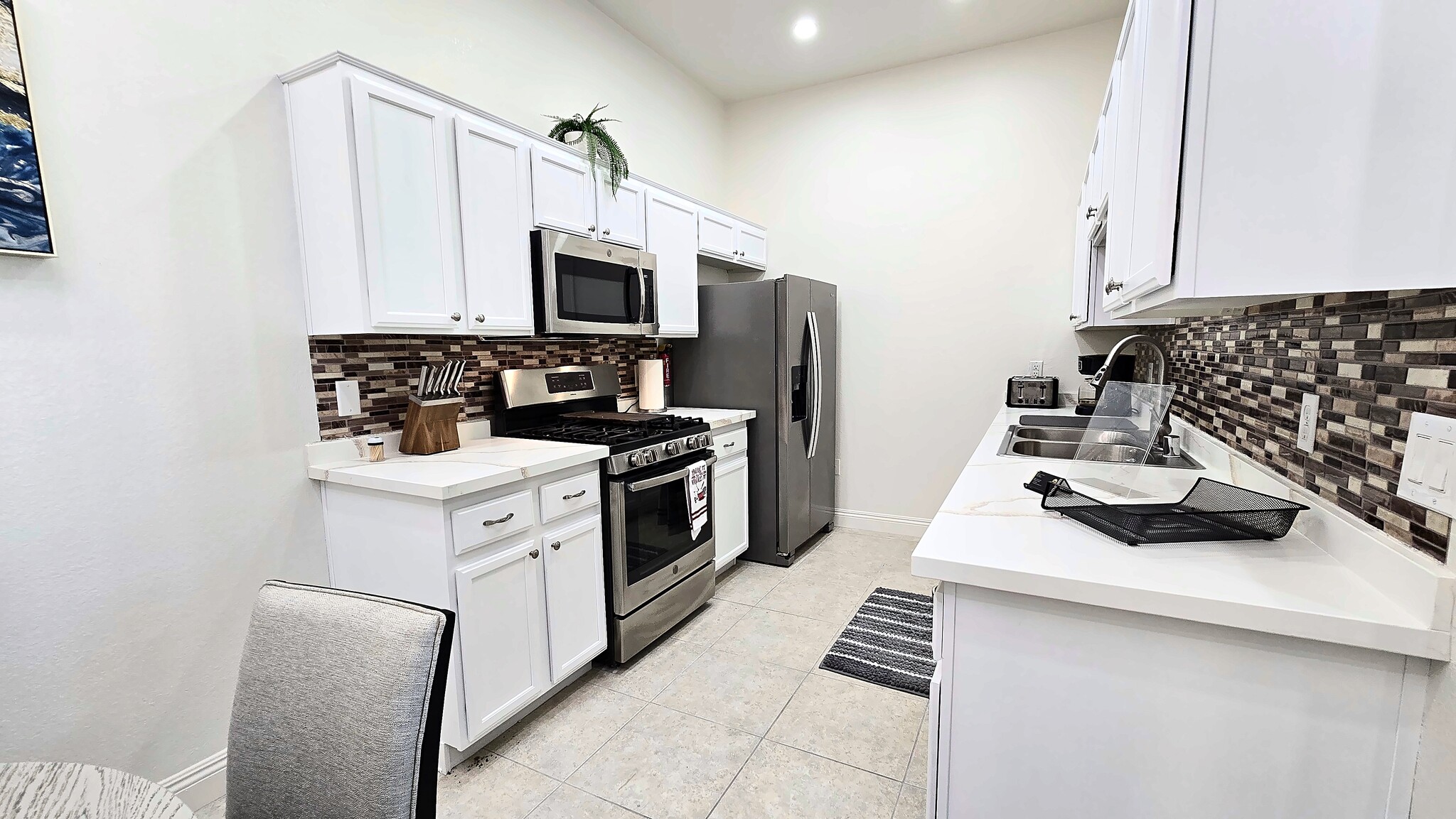 Building Photo - 2305 W Horizon Ridge Pky