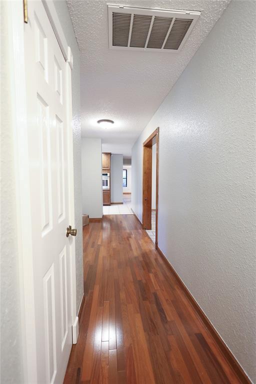 Building Photo - 722 Smalley Dr