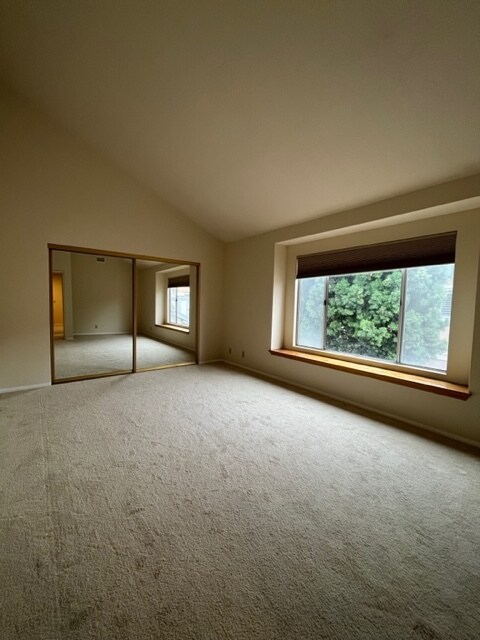 High ceiling bedroom 1 - 2419 Clark Ln