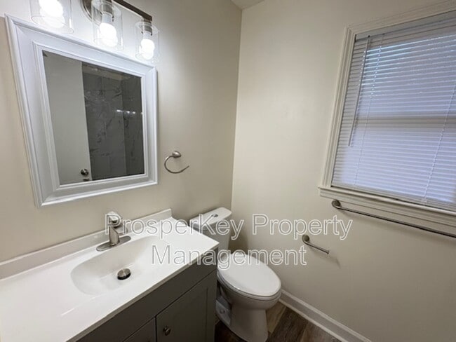 Building Photo - 634 Southern Pines Dr