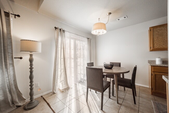 Building Photo - 4357 Beacon Ct