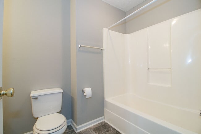 Building Photo - 245 Waterford Dr