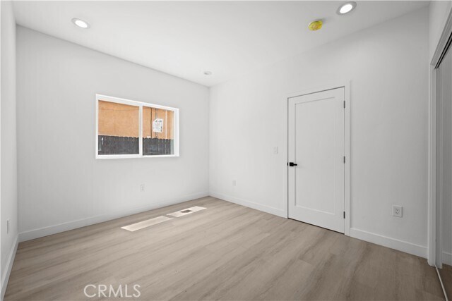 Building Photo - 646 N Boyle Ave
