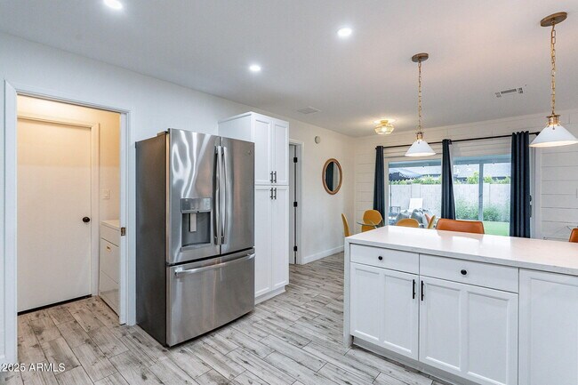 Building Photo - 8725 E Palo Verde Dr