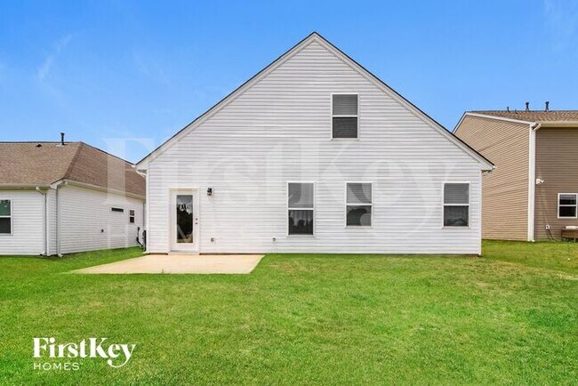 Building Photo - 811 Birchcrest Wy