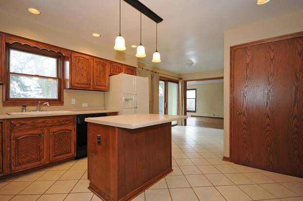 Building Photo - 4515 Drake Dr