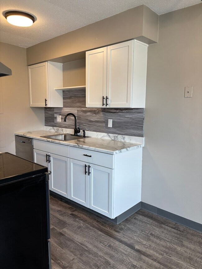 Building Photo - VALLEY HIGH APARTMENTS - 1705