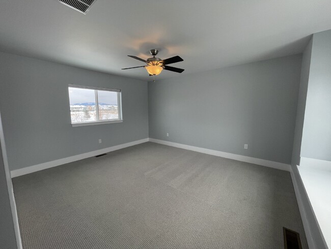 Building Photo - Practically New 3 Bedroom with Mountain Views!