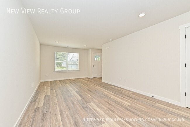 Building Photo - 502 12th Ave NE