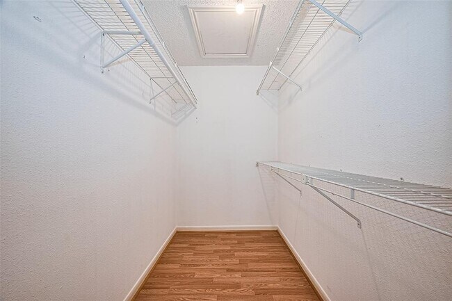 Building Photo - 1311 Antoine Dr