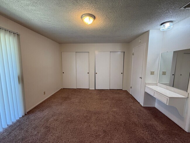 Building Photo - Large Two Story Condo with Two Car Detache...