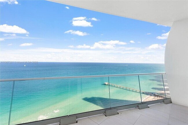 Building Photo - 16901 Collins Ave