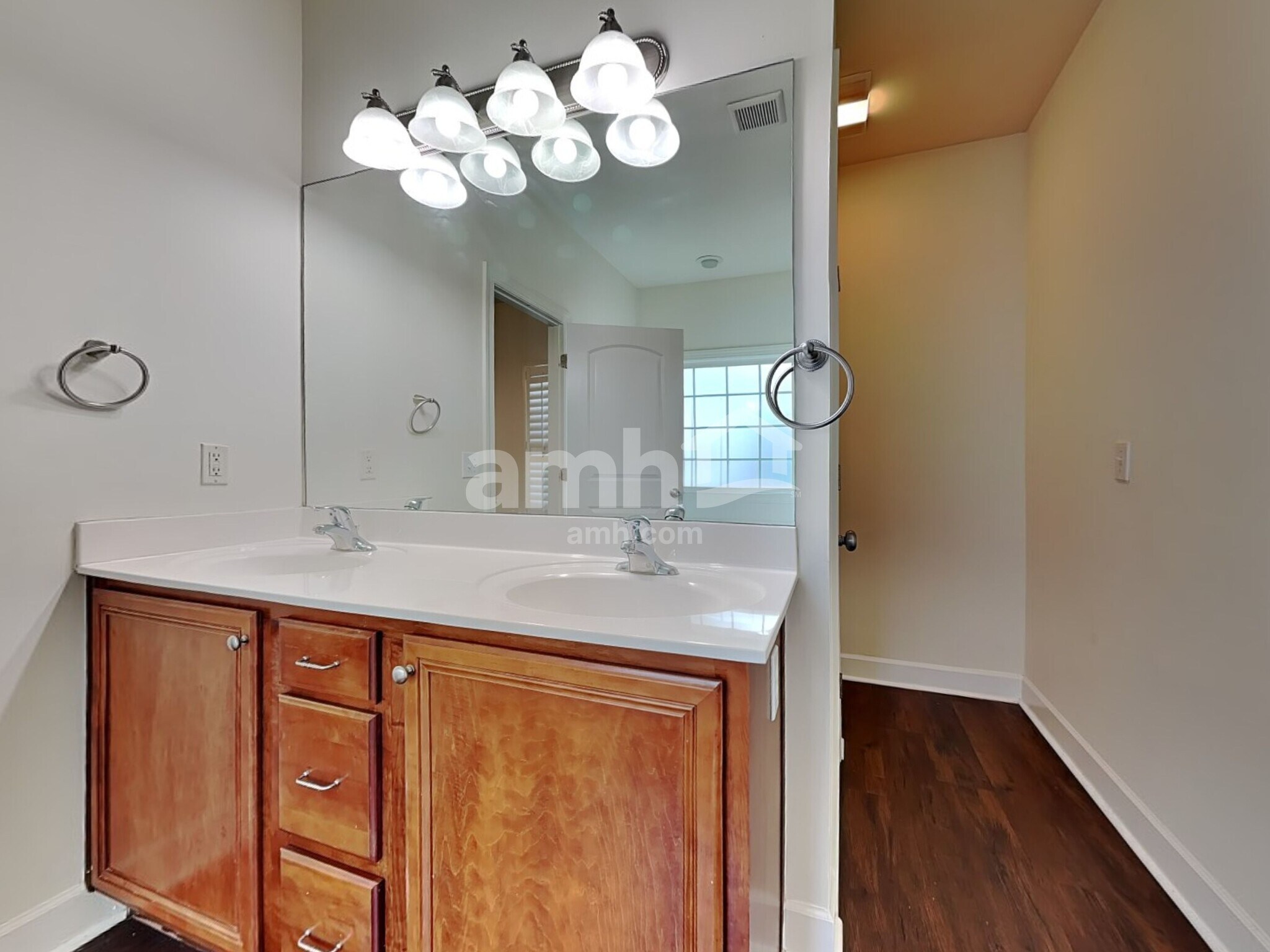 Building Photo - 2 Stone Gate Ct