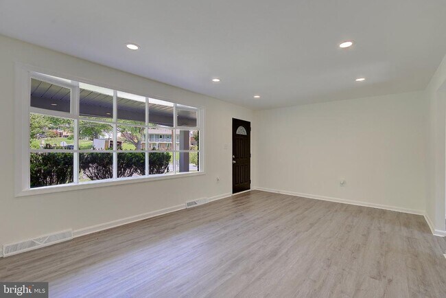 Building Photo - 6417 Kaine Dr