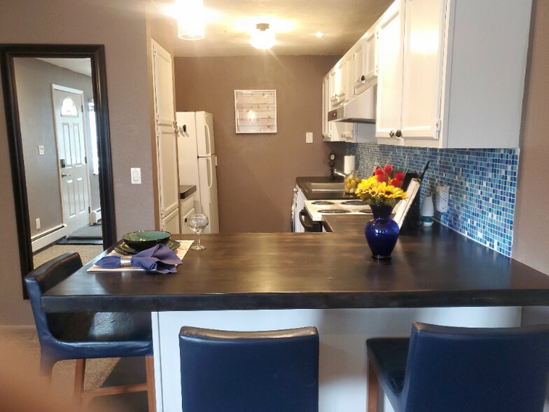 Building Photo - 857 S Van Gordon Ct