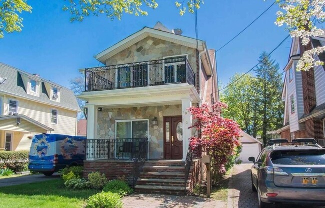 Primary Photo - 3915 219th St