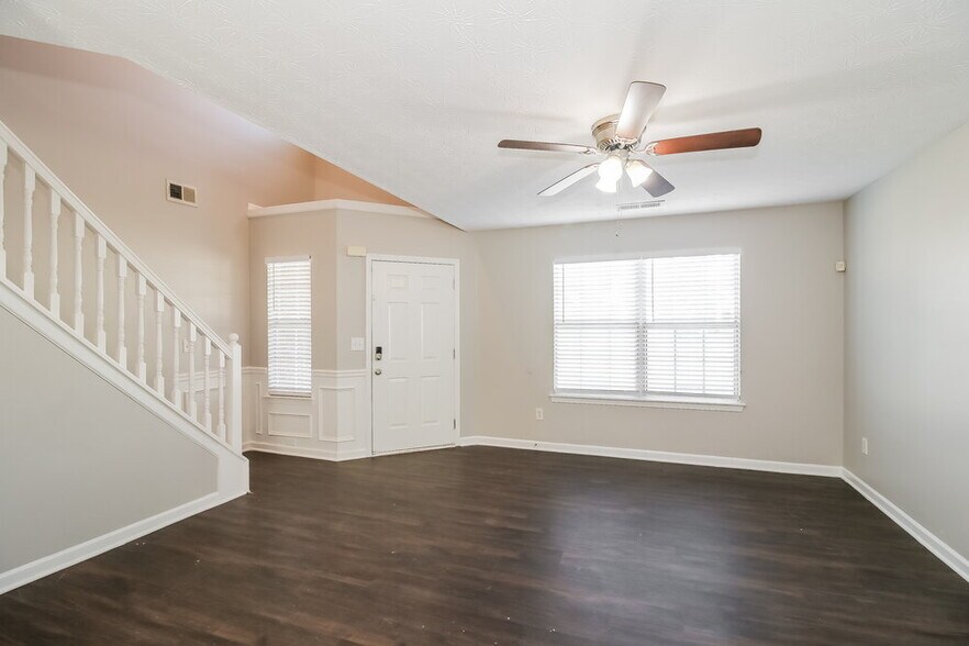 Building Photo - 6432 E Meyer Dr