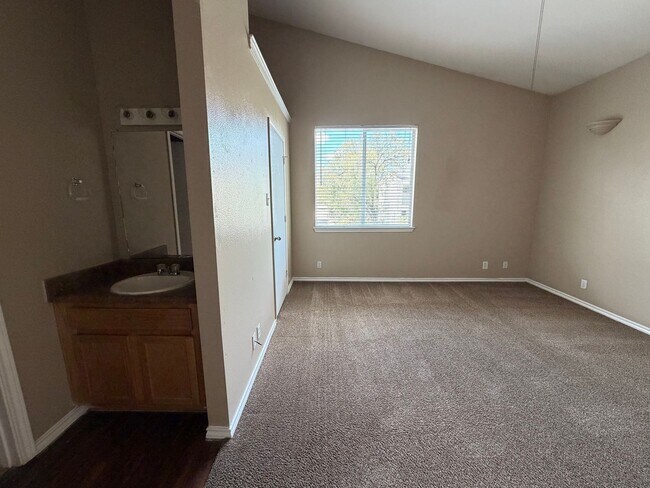 Building Photo - 908 Keith Ln