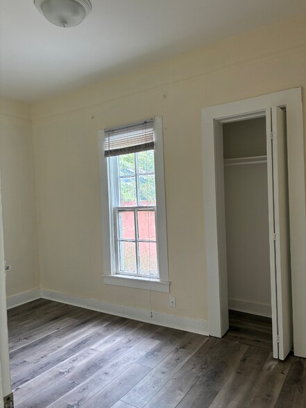 Building Photo - 3212 Cook St