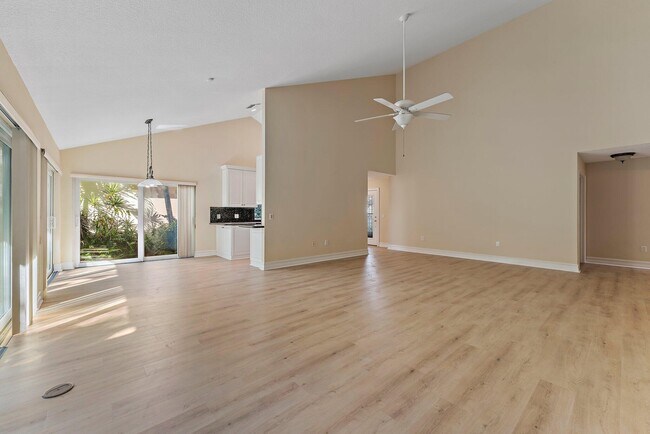 Building Photo - 118 Knoll Way