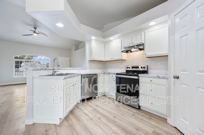 Primary Photo - 1439 N Antimony Pl