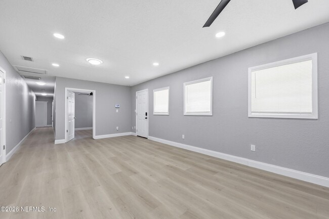 Building Photo - 9565 Carbondale Dr W