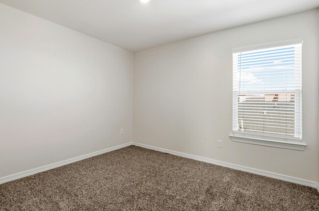 Building Photo - 649 La Entrada Cir