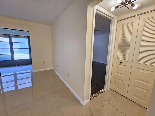 Building Photo - 285 Mission Trl