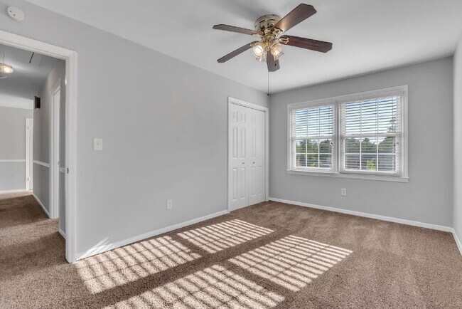 Building Photo - Spacious 3 Bedroom, 2 Bath Home with Dual Living Areas & Energy-Saving Solar Panels! $2000/mo rent