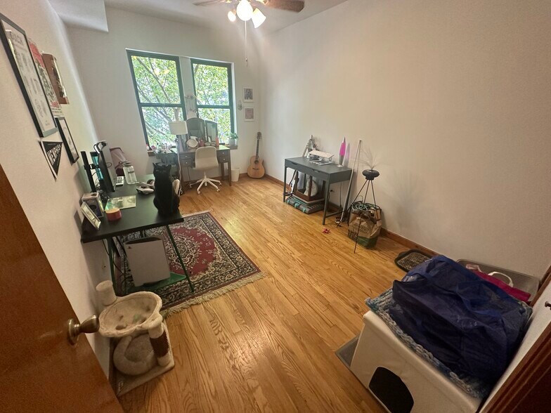 Building Photo - 1908 N Drake Ave