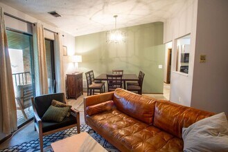 Building Photo - 522 Riddle-24