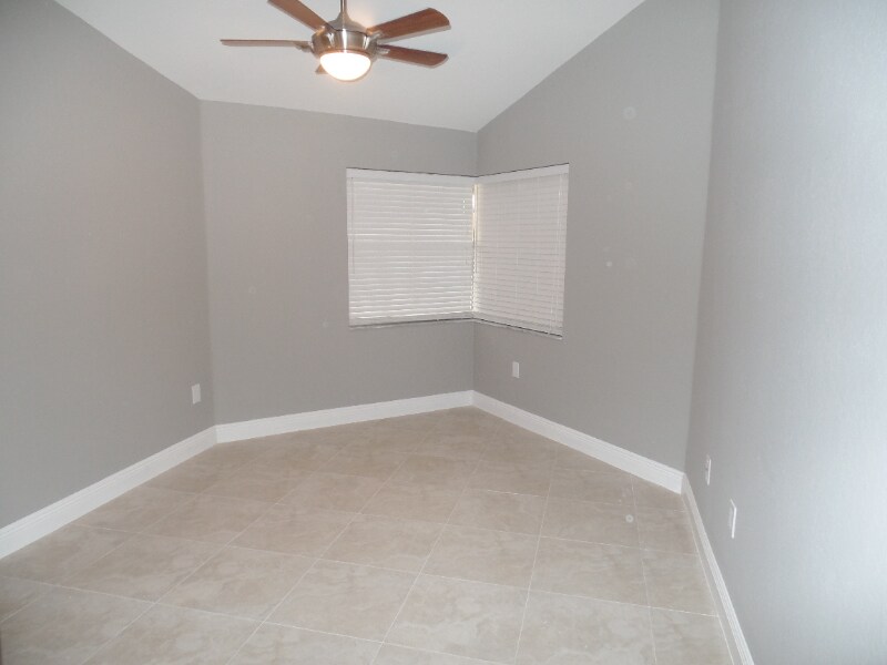 Building Photo - 2810 N Oakland Forest Dr