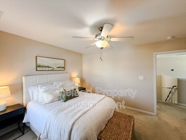 Building Photo - 246 Stockbridge Dr