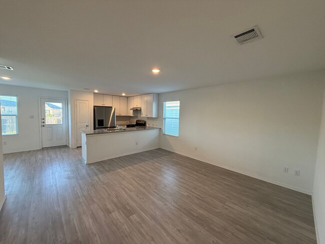 Building Photo - 3Bd 2Ba in Voss Farms Community, NBTX