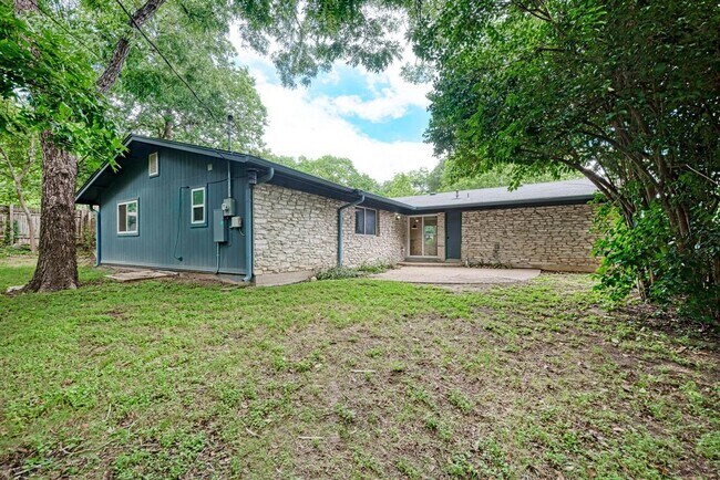 Building Photo - 6700 Kings Point