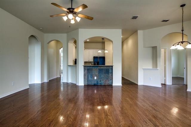 Building Photo - 314 Chisholm Trail