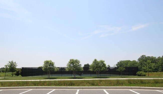 Building Photo - Plantations Lakes!