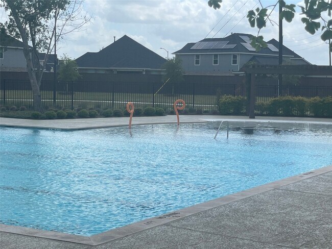 Building Photo - 8111 Royal Palm Ct