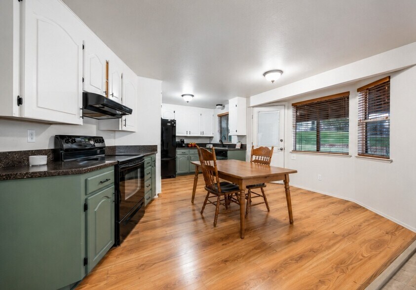 Building Photo - 3204 S Johnson Pl